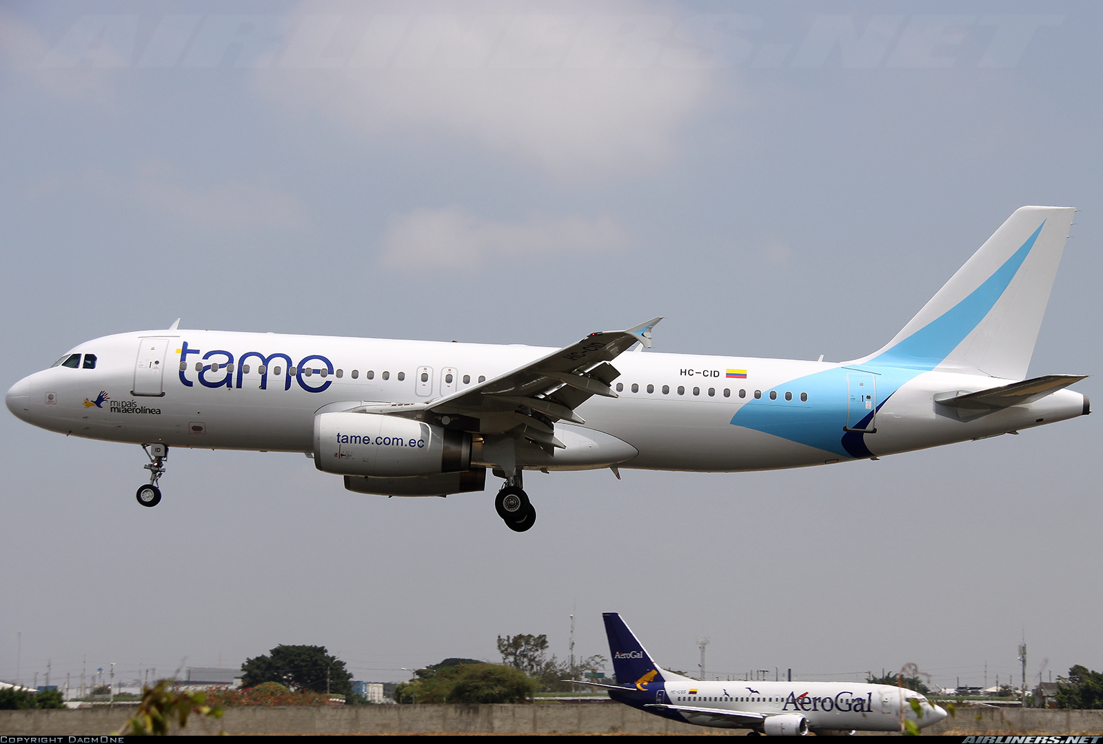 Fs2004 Project Airbus Airbus A320-232 Tame Reg Hc-Cid — 1