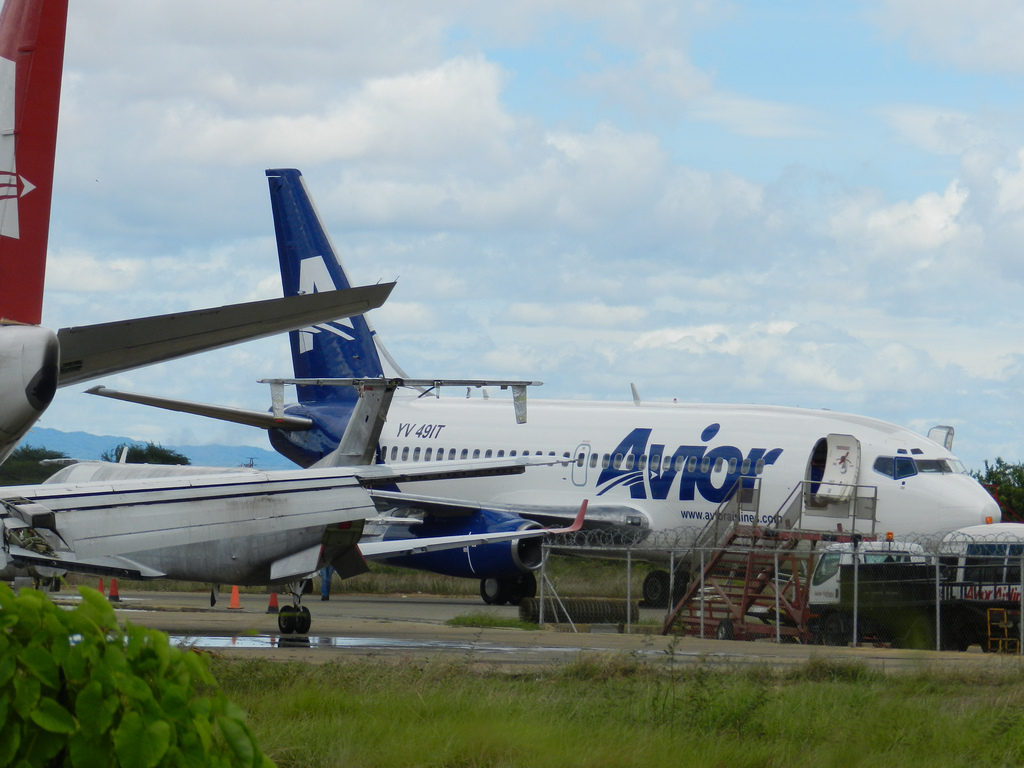 Avior 737-200 New Colors Yv491T — 1