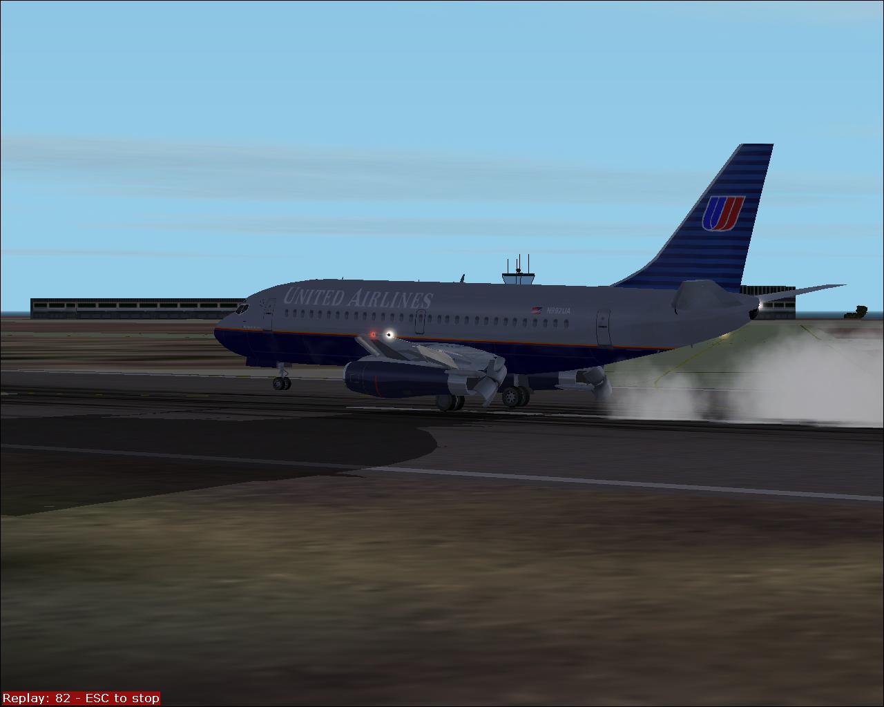 United 737-200 Landing