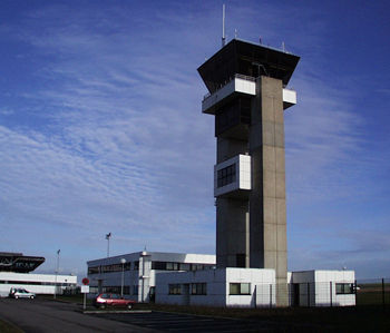 Fs2002 Scenery Metz-Nancy-Lorraine (France) Lfjl Regional And International Airport Night — 1