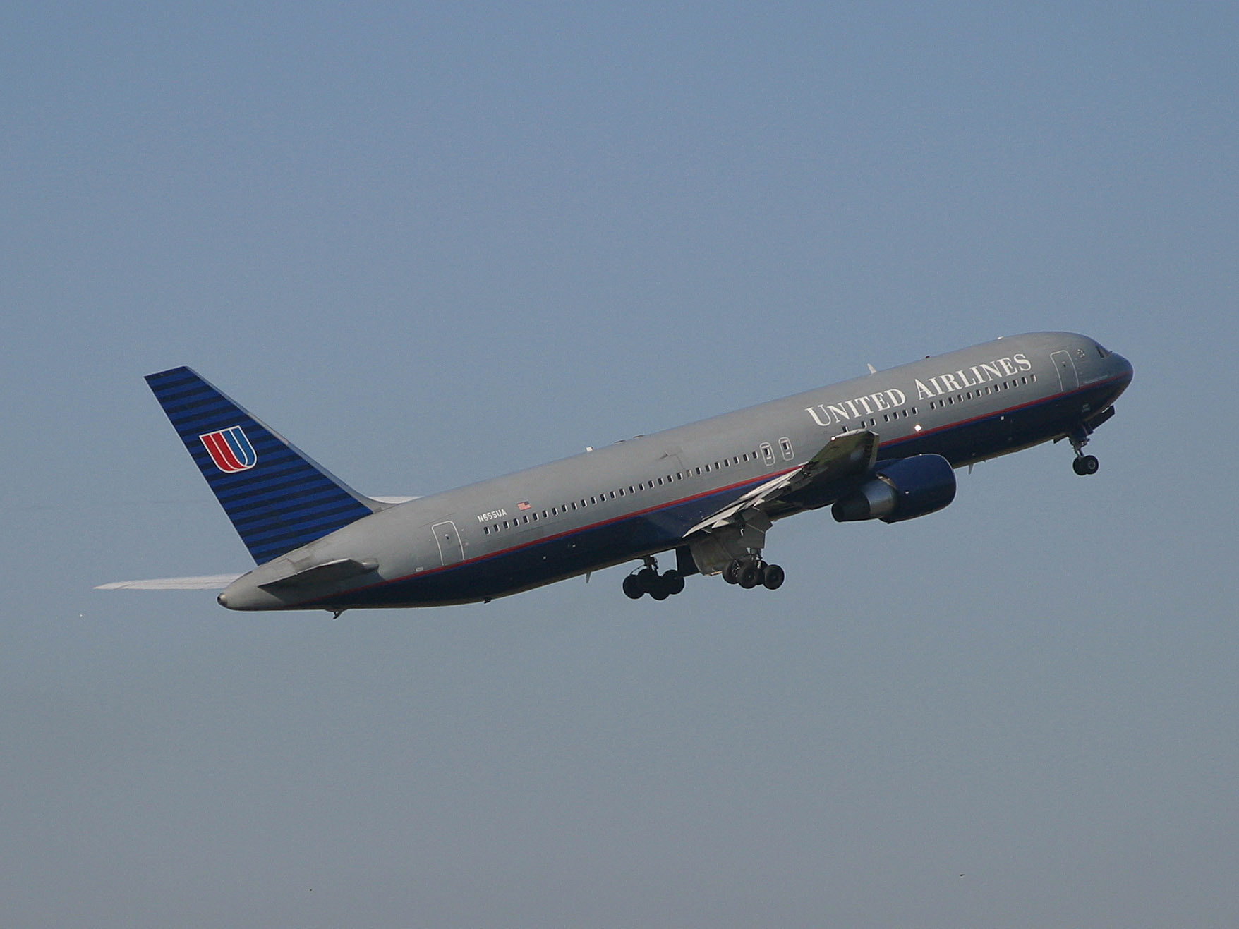 This Is A Cool Screensaver For American Airline And United Airline Lovers — 1