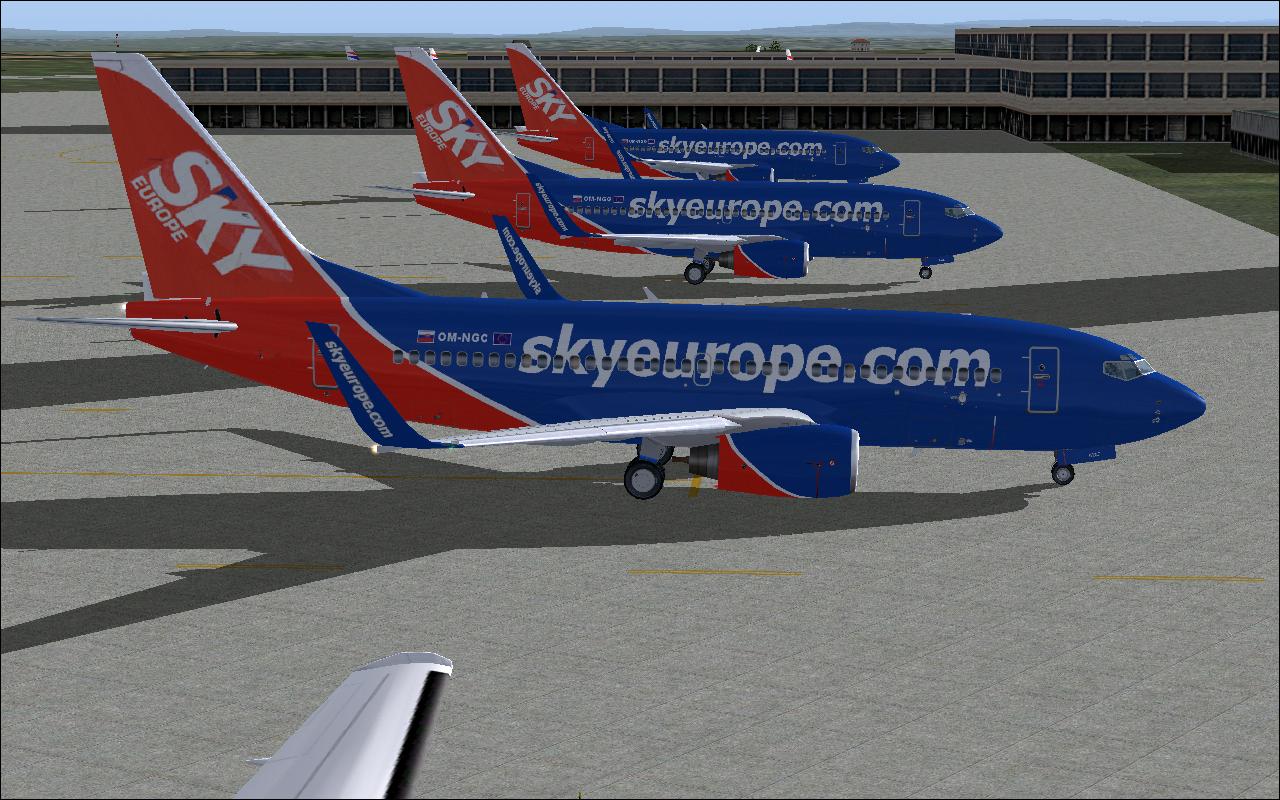 Fs2004 Kittyhawk 737-700 With Winglets On The New Aircraft Of Sky Europe — 1