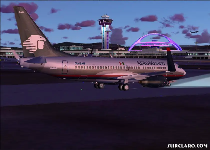 Areomexico at KLAX..too bad the strobe lights dont work..:( - Photo 15705